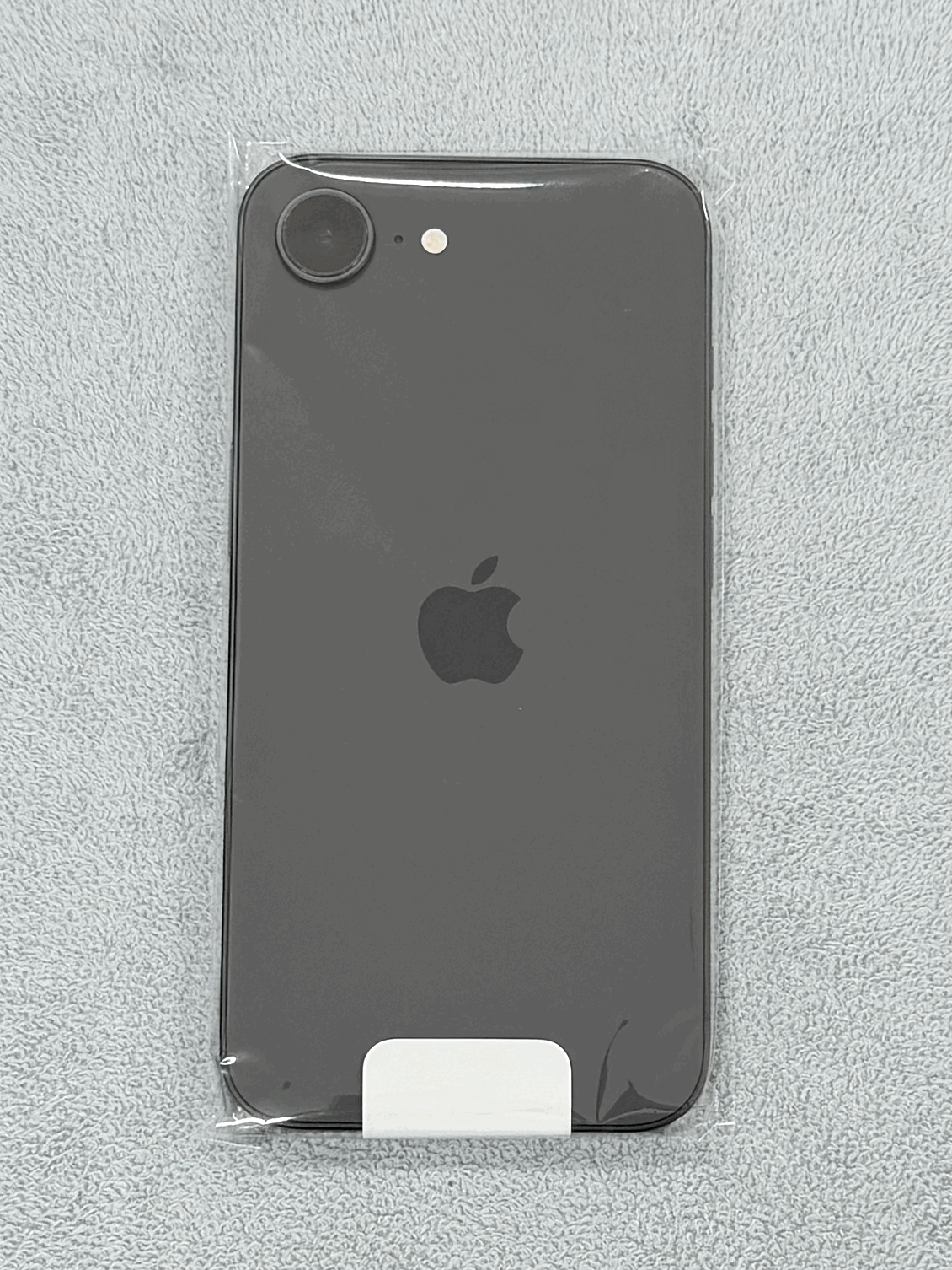 iPhone 16e の商品写真
